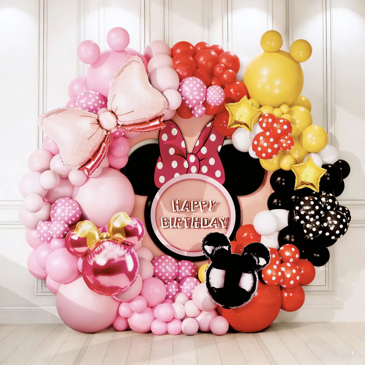 Mickey နှင့် Minnie Balloon Arch